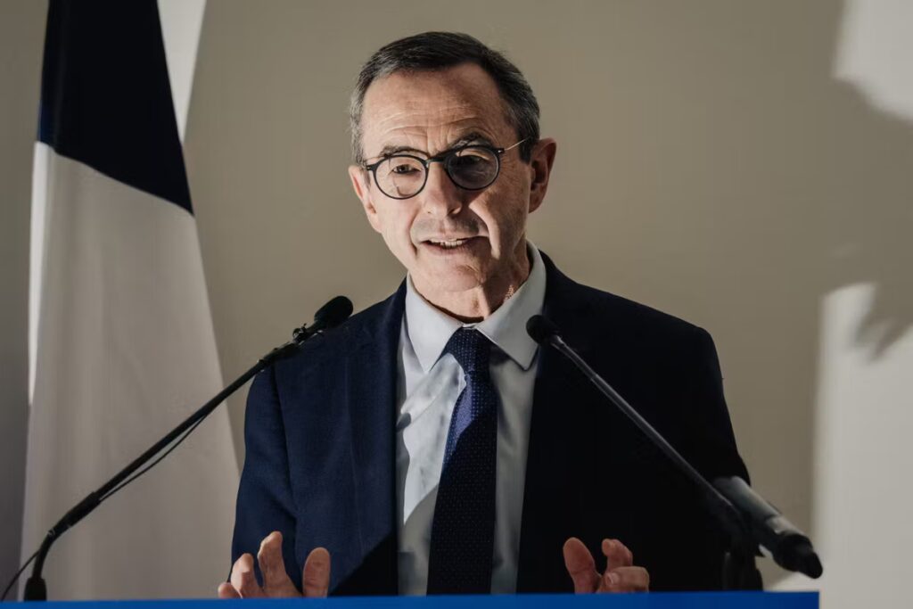 Présidentielle : Bruno Retailleau désigné candidat par les adhérents de LR.