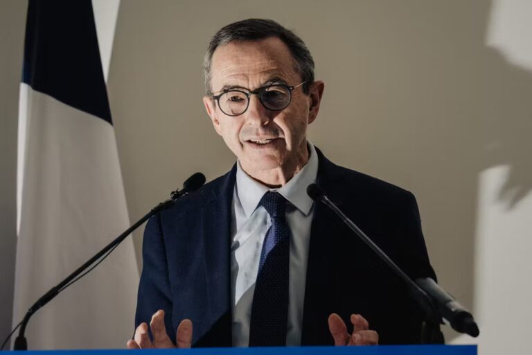 Présidentielle : Bruno Retailleau désigné candidat par les adhérents de LR.