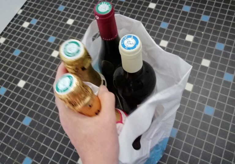 Canicule dans la Manche : interdiction de la consommation d’alcool sur la voie publique