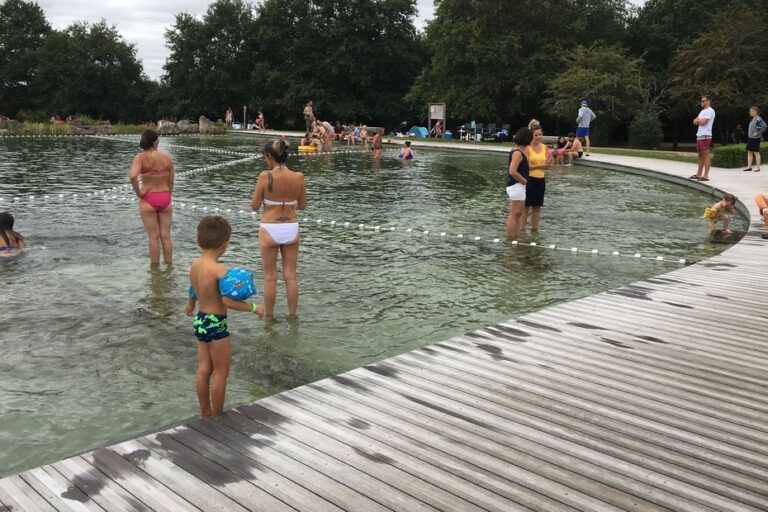 Chambord présente une piscine naturelle pour une baignade sans chlore en milieu naturel