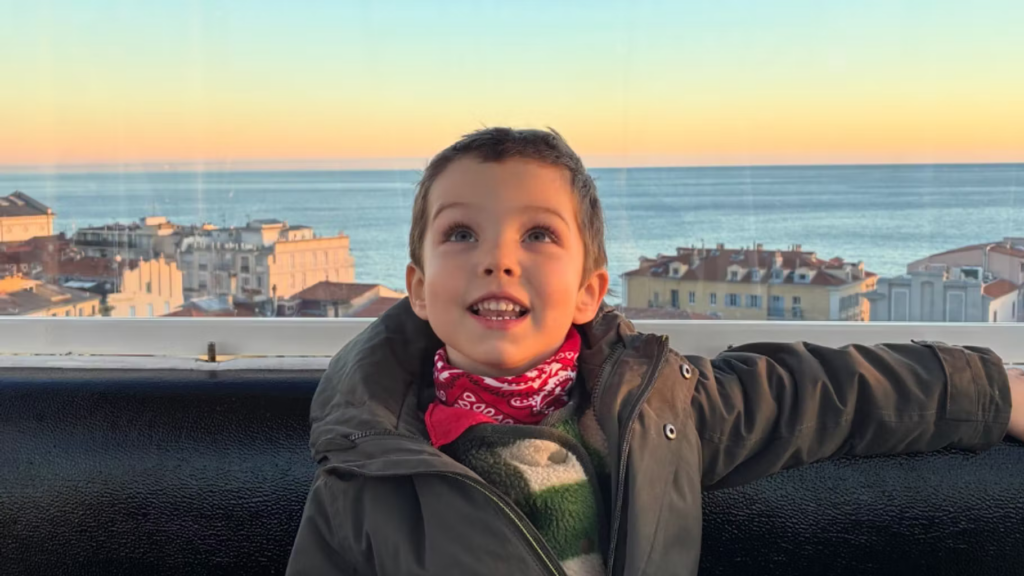 Après le don de moelle osseuse, les parents d’Elio, 4 ans, annoncent des nouvelles rassurantes.