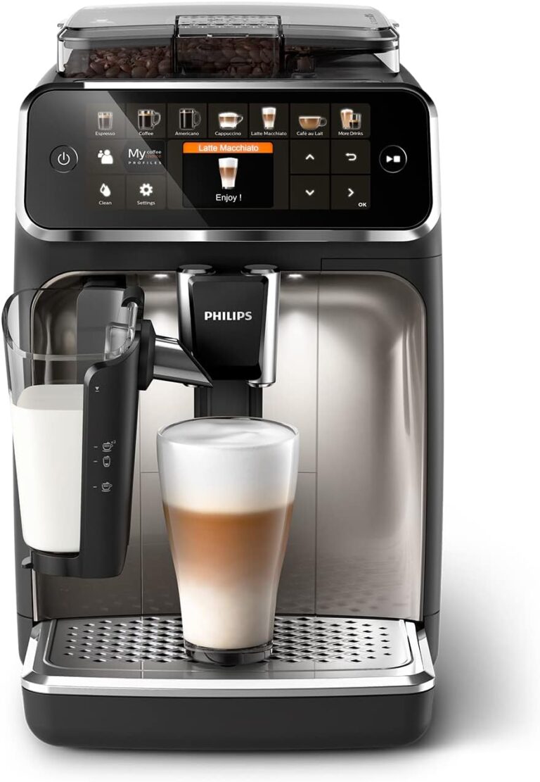 Philips lance la machine à café EP5447/90 avec 12 spécialités et interface intuitive.