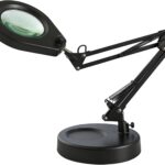 Lampe loupe éclairée 105 mm avec bras réglable et socle pour travaux de précision
