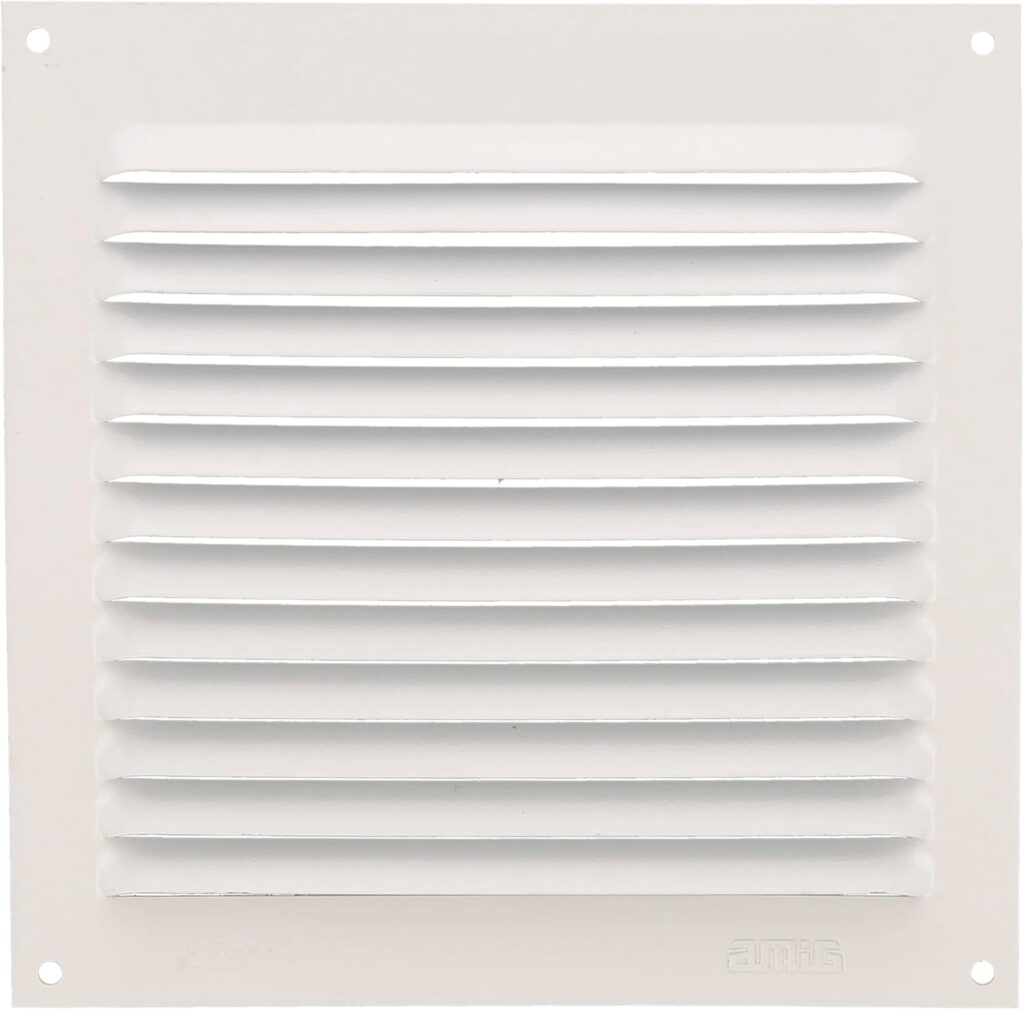 Amig présente une grille de ventilation carrée de 150 x 150 mm en aluminium blanc pour une utilisation intérieure.