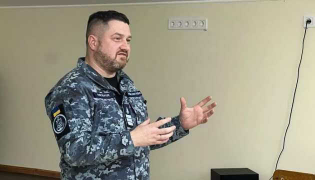 La marine ukrainienne n’a pas confirmé le retrait des troupes russes de la flèche de Kinburn.