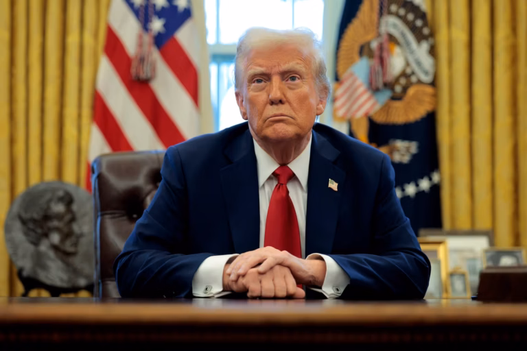 Donald Trump annonce un cessez-le-feu entre l’Iran et Israël pour réduire les tensions.