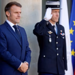Emmanuel Macron appelle à éviter une escalade incontrôlée des tensions au Moyen-Orient.