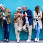 Les seniors réinventent leur image et transforment les stéréotypes sur le vieillissement.