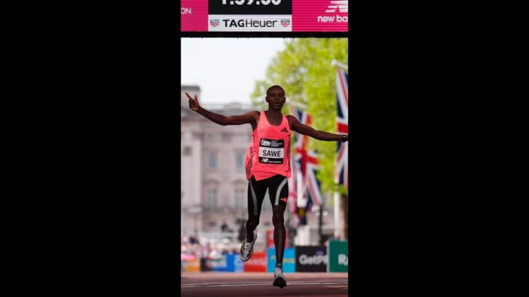 Sabastian Sawe, Kényan, devient le premier athlète à courir un marathon en moins de deux heures