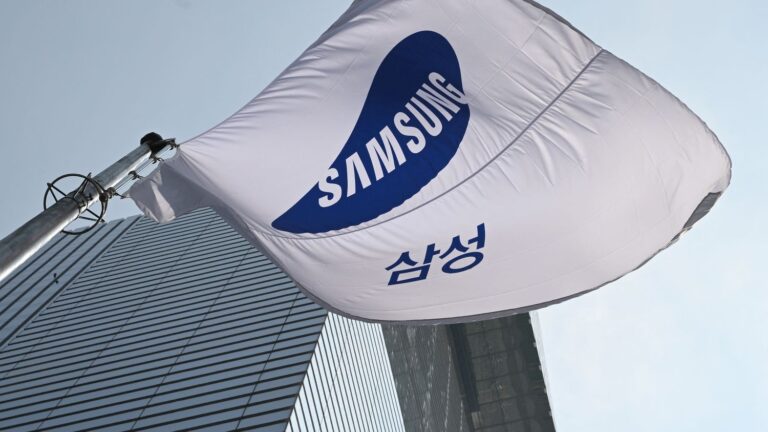 Samsung atteint une capitalisation boursière de 1 000 milliards de dollars avec le rebond des marchés asiatiques.