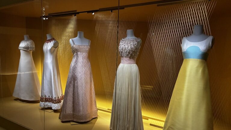 Haute couture en Thaïlande : entre tradition et innovation au MAD