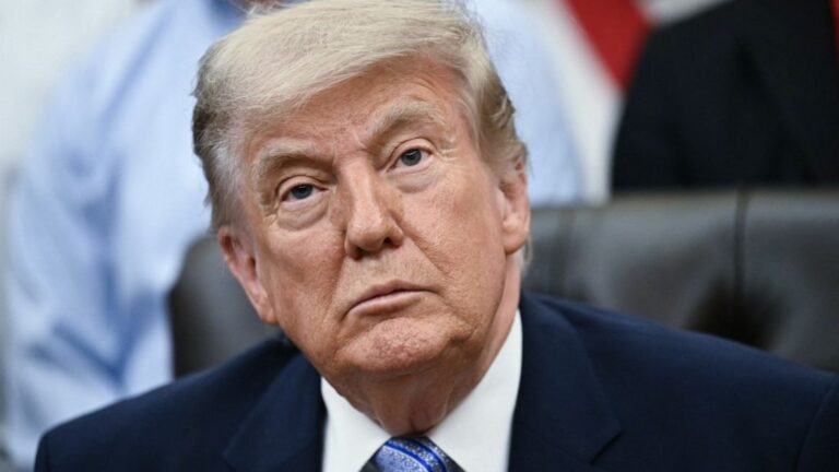 Donald Trump suspend la signature d’un décret sur la régulation de l’intelligence artificielle