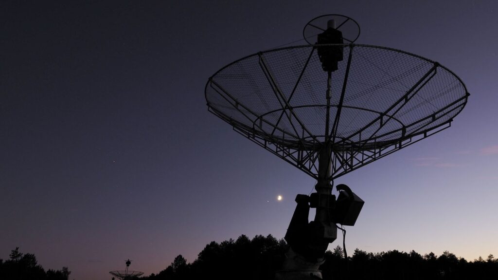 La France s’associe à d’autres pays pour développer le plus grand radiotélescope mondial.