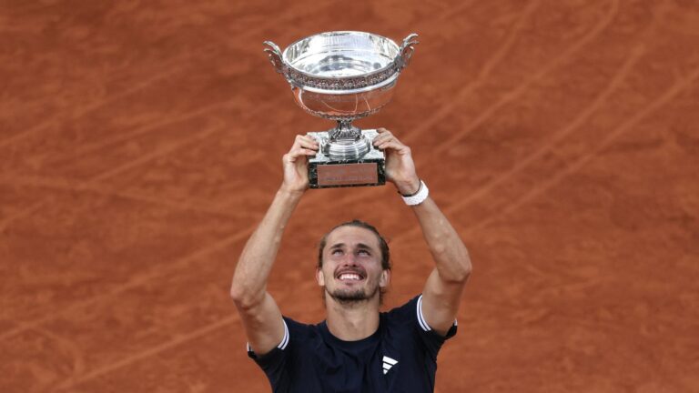 Alexander Zverev remporte Roland-Garros, mettant fin à une série de désillusions.