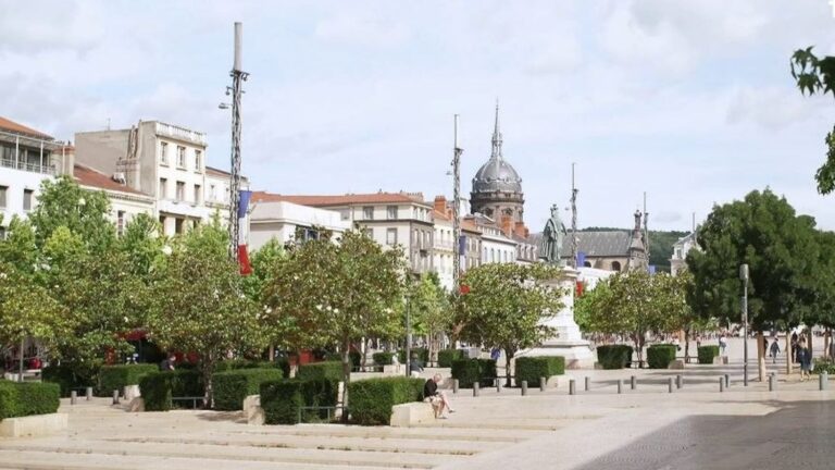 Clermont-Ferrand renforce la sécurité pour la Coupe du Monde avec amendes et restrictions.
