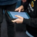 Victime de pédocriminalité en ligne, un adolescent témoigne pour protéger d&rsquo;autres enfants.