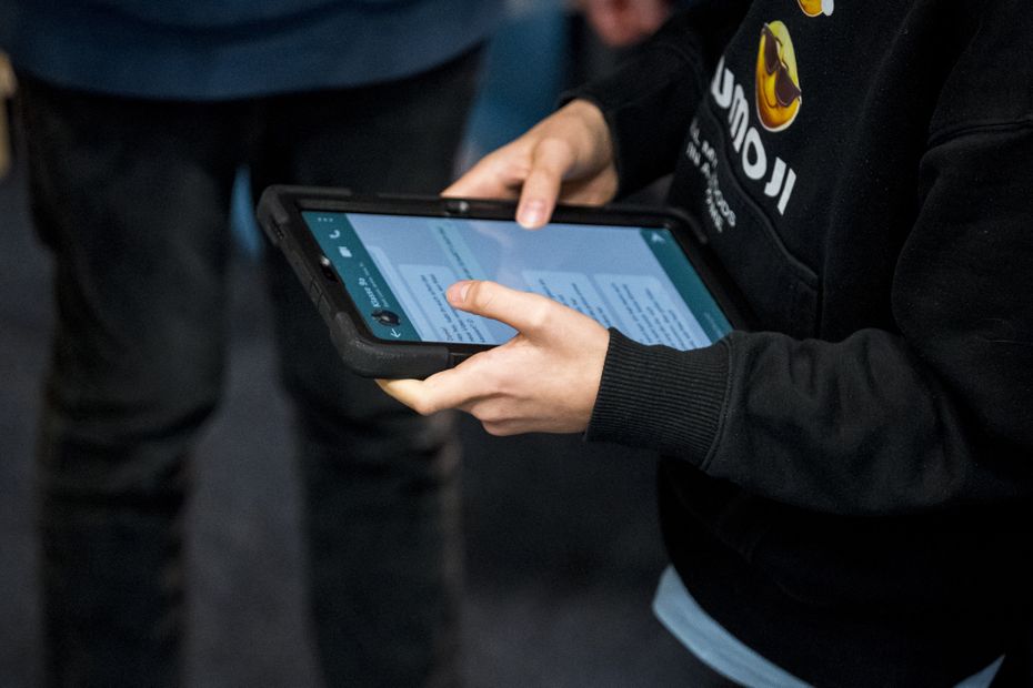 Victime de pédocriminalité en ligne, un adolescent témoigne pour protéger d’autres enfants.