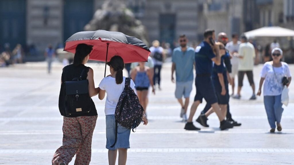 Météo-France annonce des températures atteignant 30°C dans le sud du pays dès samedi.