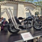 Un artiste tropézien reconstitue la Harley-Davidson de Brigitte Bardot à l&rsquo;identique.