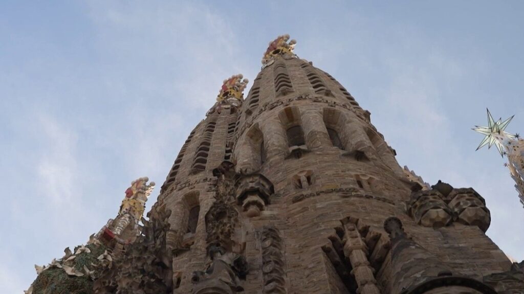 La Sagrada Familia se prépare à la bénédiction du pape Léon XIV ce mercredi.