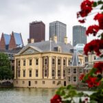Le musée Mauritshuis à La Haye conserve des œuvres de Rembrandt après autorisation.