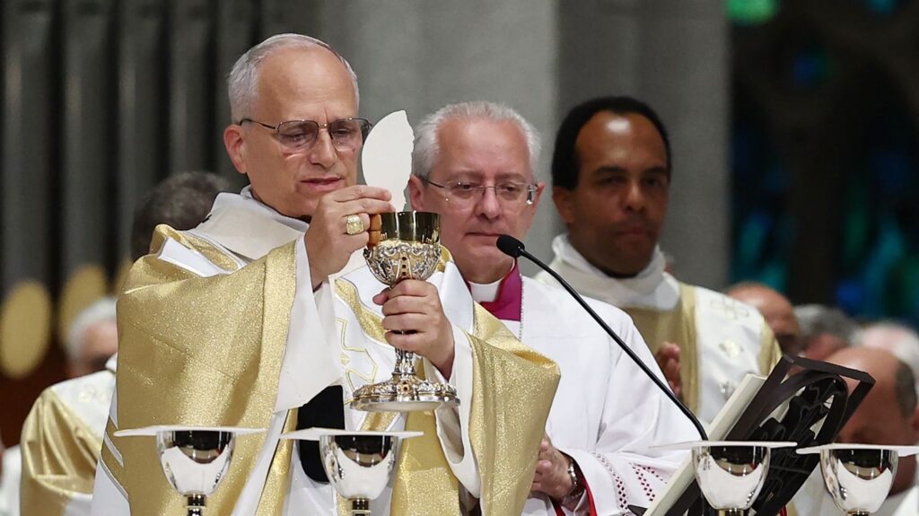 Le pape Léon XIV déclare à Barcelone que les chrétiens ne doivent pas promouvoir la guerre.