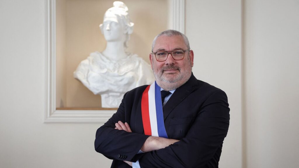 La mairie de Carcassonne refuse de prêter des locaux pour le vote des Algériens.