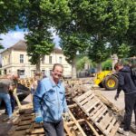 Un village en France se mobilise pour reconstruire son bûcher de la Saint-Jean, détruit volontairement.
