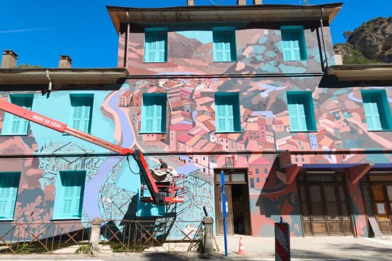 Transformation d’un ancien bâtiment de la douane en fresque pour préserver son histoire