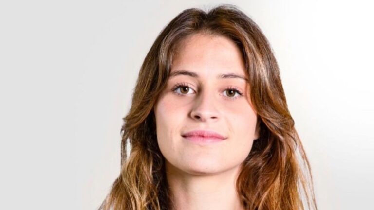 Célia Pelluet souligne l’importance de partager sa passion dans le secteur culturel.