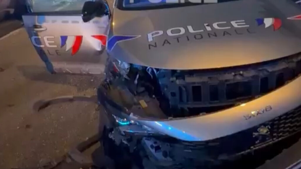 Refus d’obtempérer près de Lyon : collision entre suspects et voiture de police.