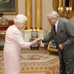 David Hockney décède, des hommages émanant de France et du Royaume-Uni pour l&rsquo;artiste.
