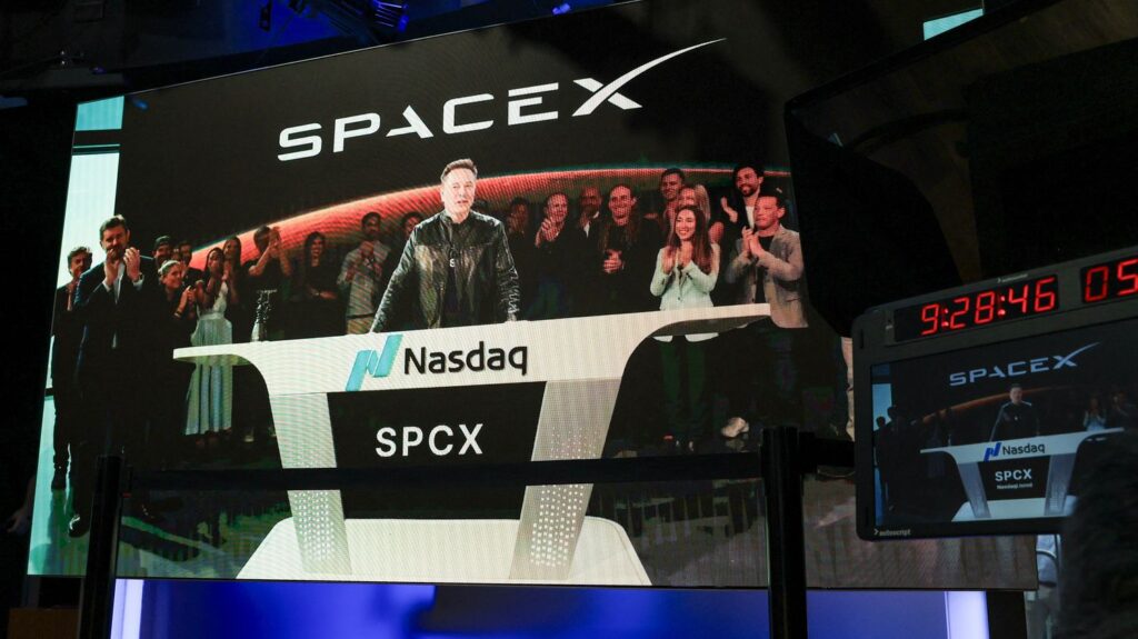 SpaceX annonce son introduction en bourse pour concrétiser ses ambitions spatiales, selon Elon Musk.