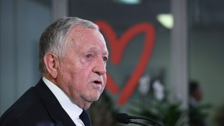 Jean-Michel Aulas se retire du conseil municipal de Lyon après une plainte pour viol contre un ex-conseiller