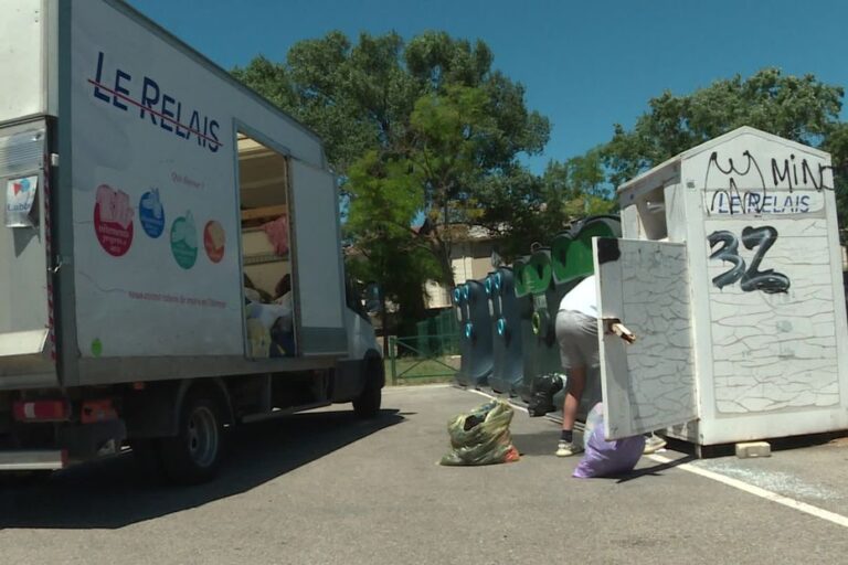Le Relais ferme 15 000 bornes de collecte de vêtements usagés en France en raison de coûts élevés.