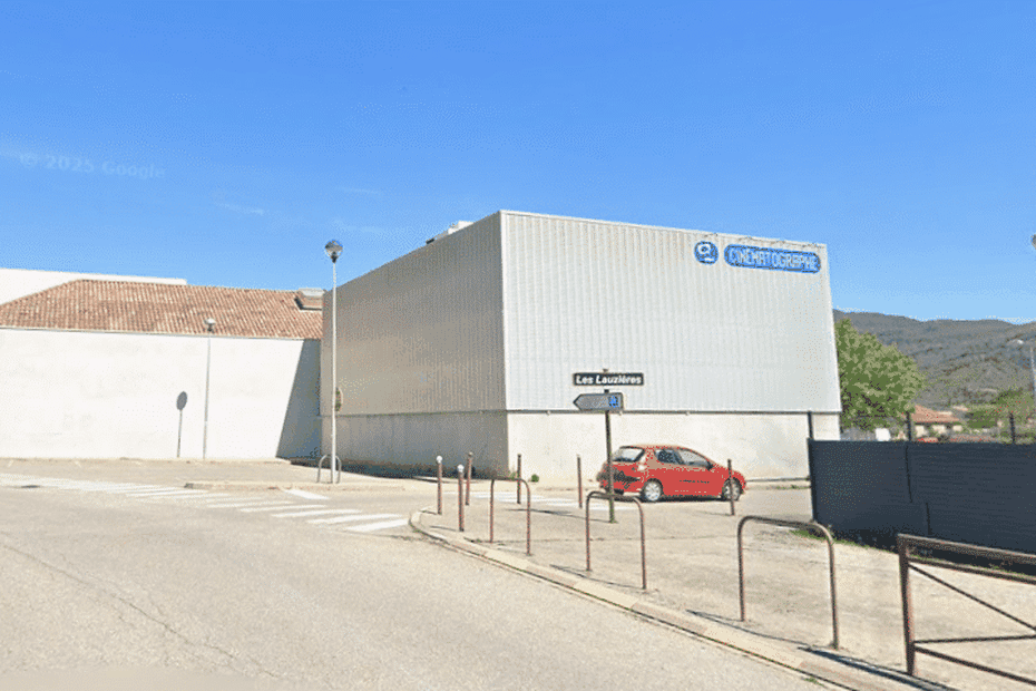 Incendie dans un restaurant au centre culturel : une enquête ouverte par les autorités.