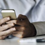 La Médiatrice de l&rsquo;UE demande à la Commission européenne de conserver les SMS des dirigeants.