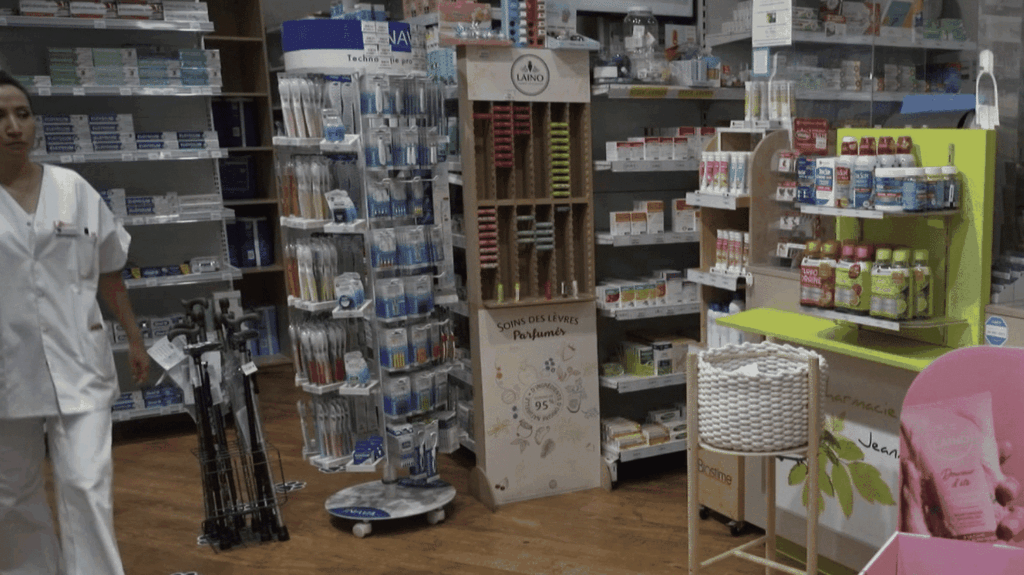 Pharmaciens en France face à une hausse des agressions et des vols, des plaintes sans suite.