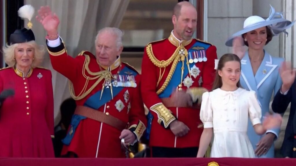 Trooping the Colour : la famille royale britannique présente au balcon de Buckingham Palace