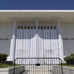 Le Kennedy Center à Washington retire le nom de Trump de sa façade.