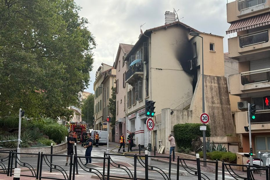 Incendie dans un immeuble : un interpellé, plusieurs blessés relogés par la police.