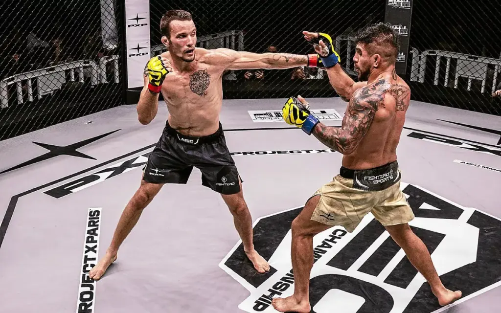 Arthur Demonceaux domine la soirée de MMA à la Brest Arena avec une performance convaincante