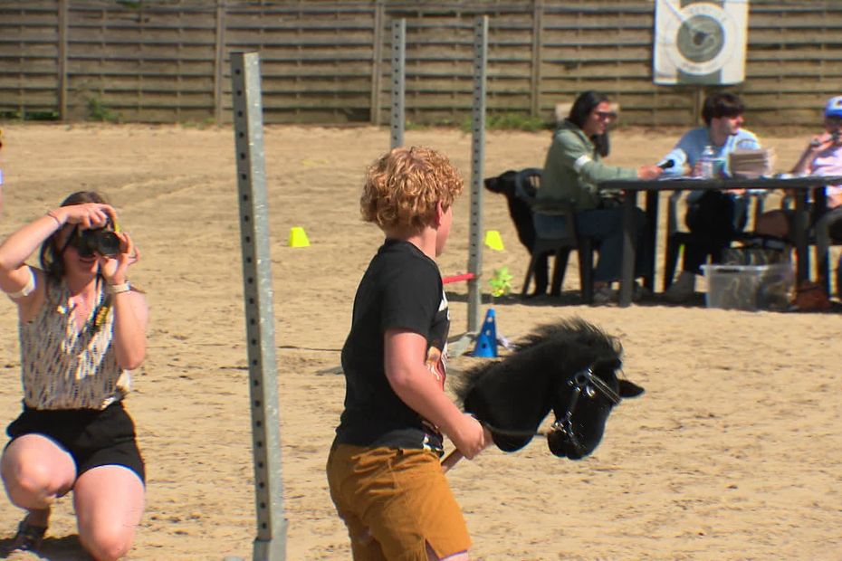 Concours de hobby-horse en Aisne avec jurys diplômés pour une journée découverte.