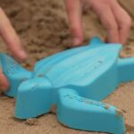 Recyclage : des chewing-gums transformés en jeux de plage pour dépolluer les littoraux.