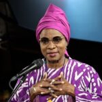 Angélique Kidjo exhorte la jeunesse à prendre en main son avenir face à la crise actuelle.