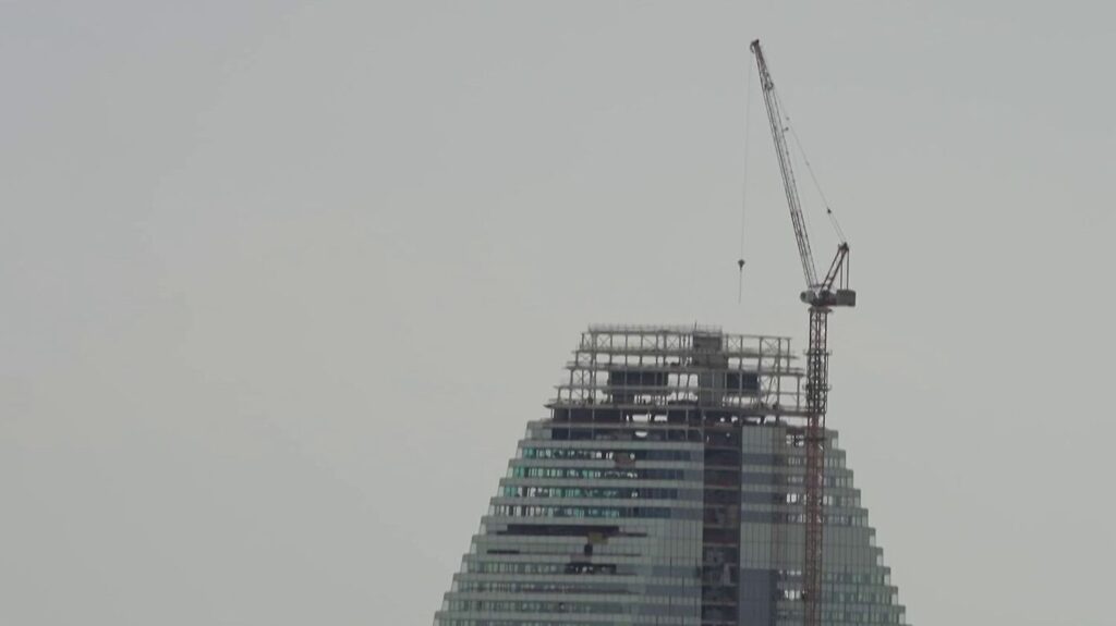 Grutier : un métier en France offrant des panoramas exceptionnels sur les chantiers.