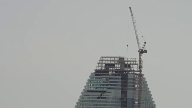 Grutier : un métier en France offrant des panoramas exceptionnels sur les chantiers.