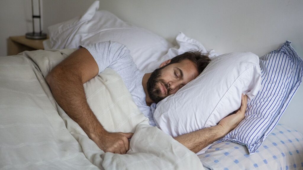 Des chercheurs examinent la possibilité de bénéficier du sommeil en restant éveillé
