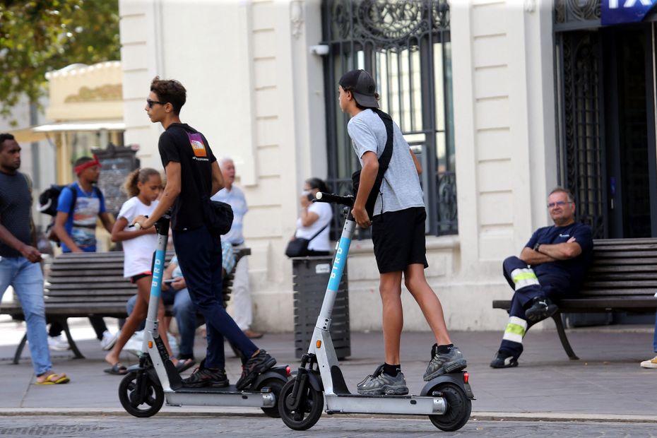 Le port du casque devient obligatoire pour les utilisateurs de trottinettes électriques dans le Vaucluse.