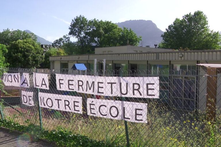 Fermeture de deux groupes scolaires près de Grenoble : un quartier menacé de devenir dortoir.